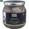 Klädesholmen Löksill 575g Glas. Ättiksmarinerad sill med lök och kryddpeppar i en klar lag.